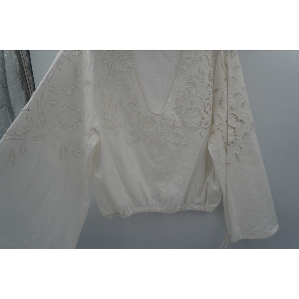 Carly Jean Los Angeles White Eyelet Lace Blouse V-Neck Bell Sleeve Tunic Size L - Picture 4 of 9